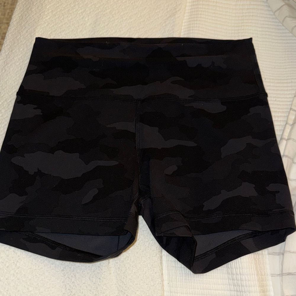 Lululemon Black Camouflage Shorts - 10
